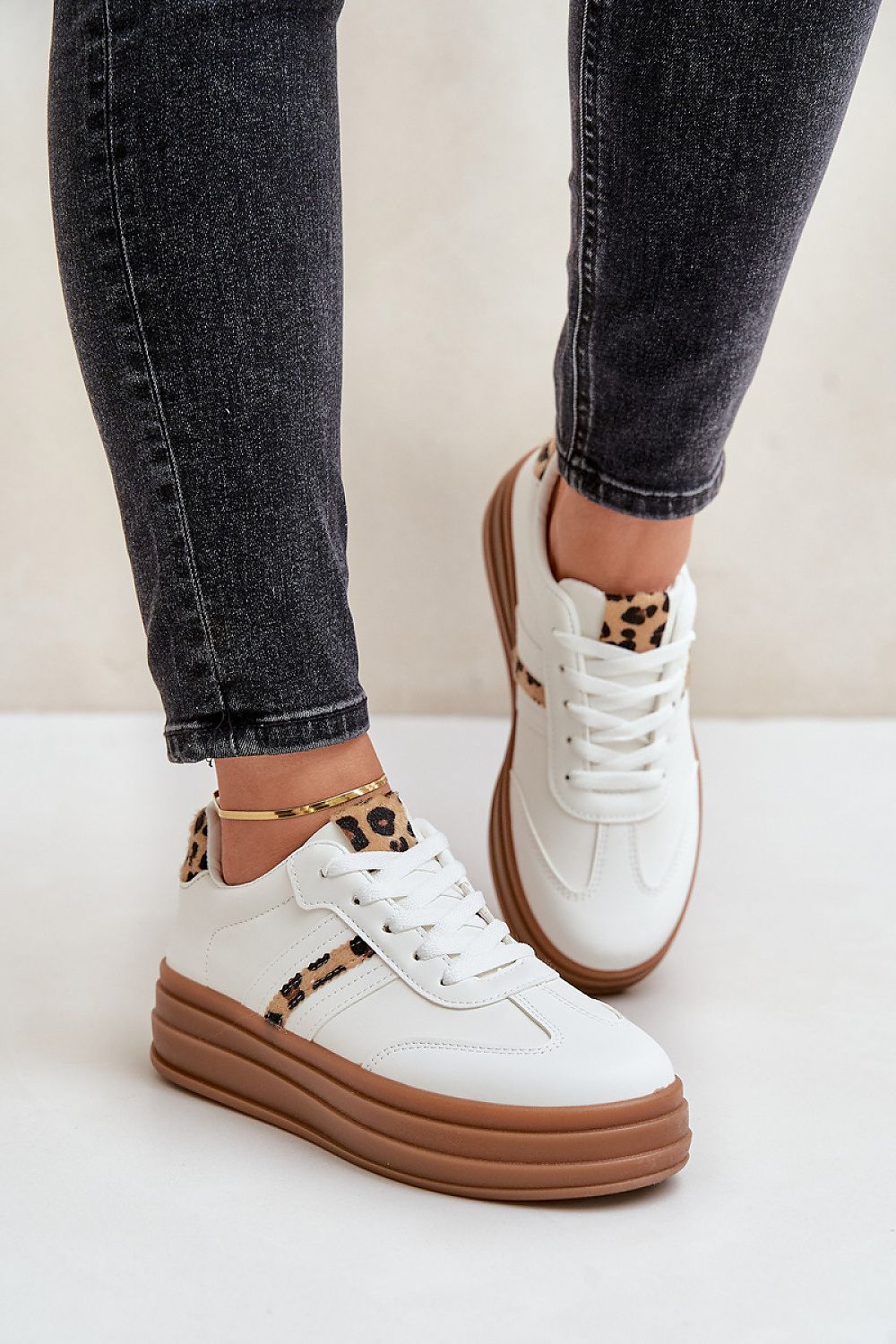  Sportchoenen op een platform model 203633 Step in style 