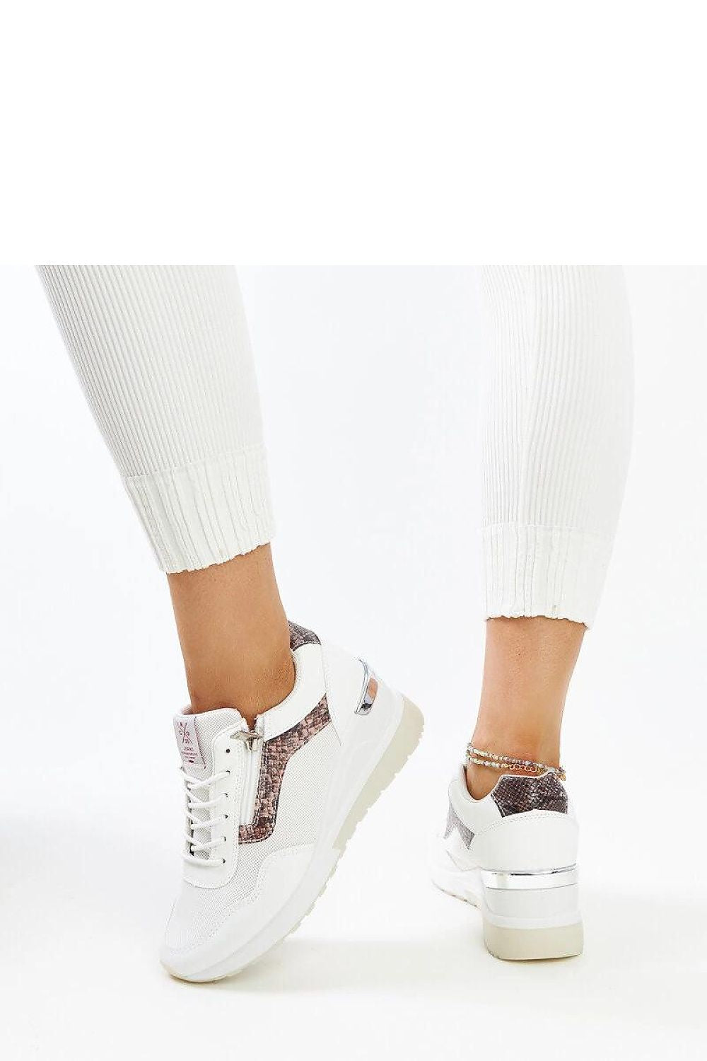  Schoen met sleehak model 207349 Solea 