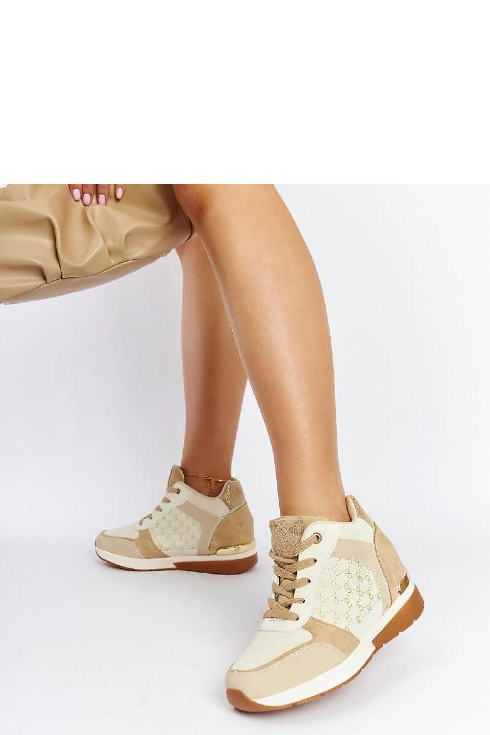  Schoen met sleehak model 207555 Solea 