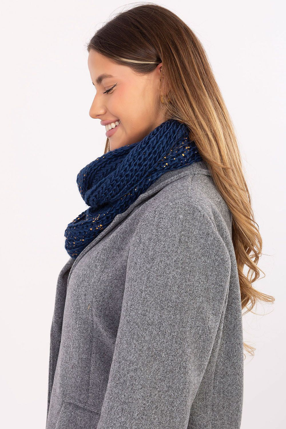  Loop Shawl model 220378 AT 