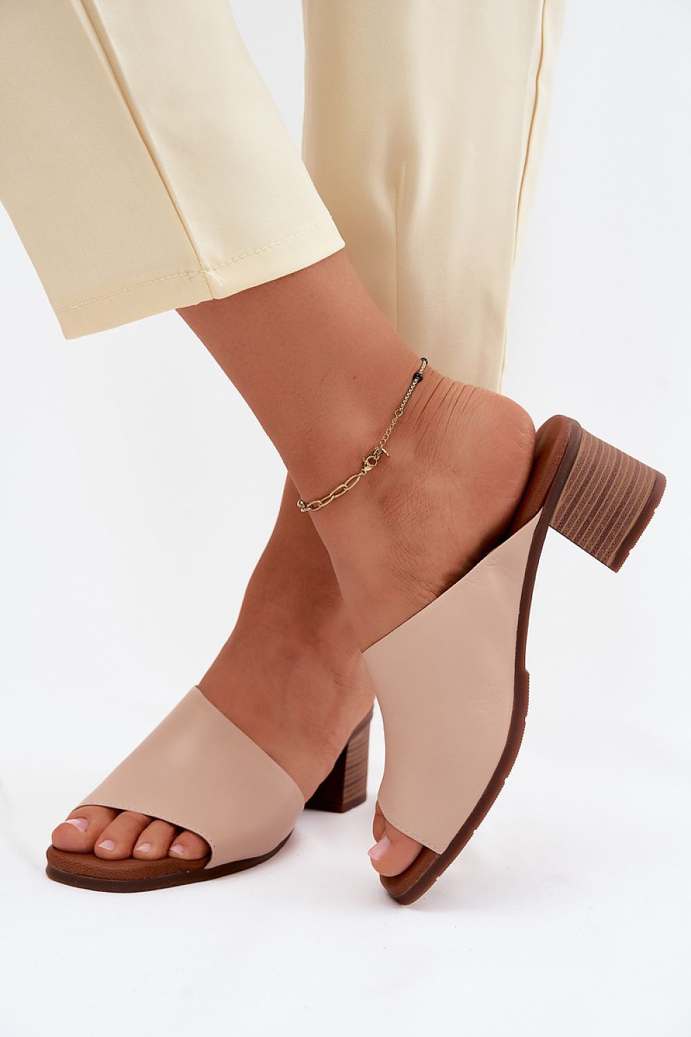  Hakken slippers model 227930 Step in style 