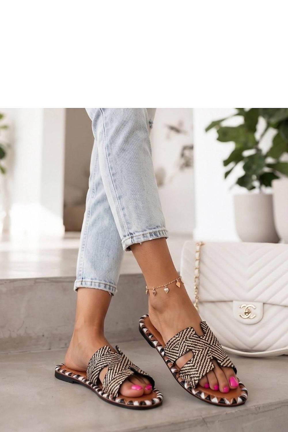  slippers model 230496 Solea 
