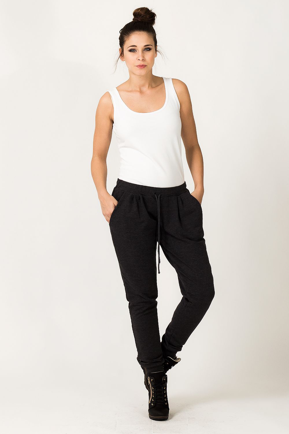  trainingsbroek model 36110 Tessita 