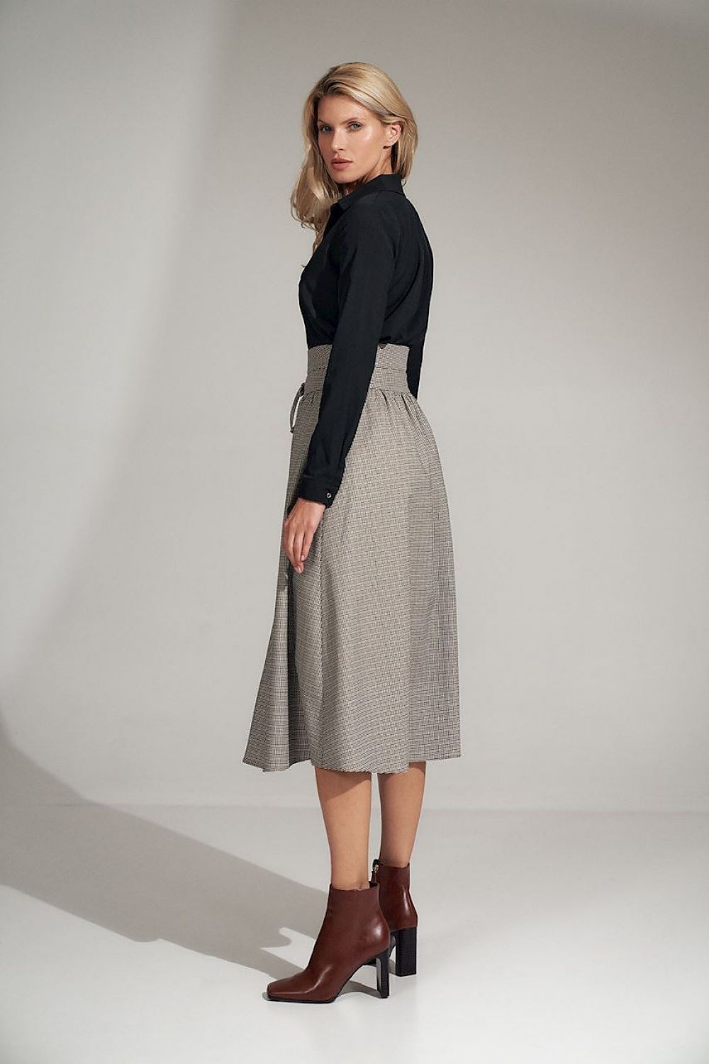  rok model 150787 Figl 