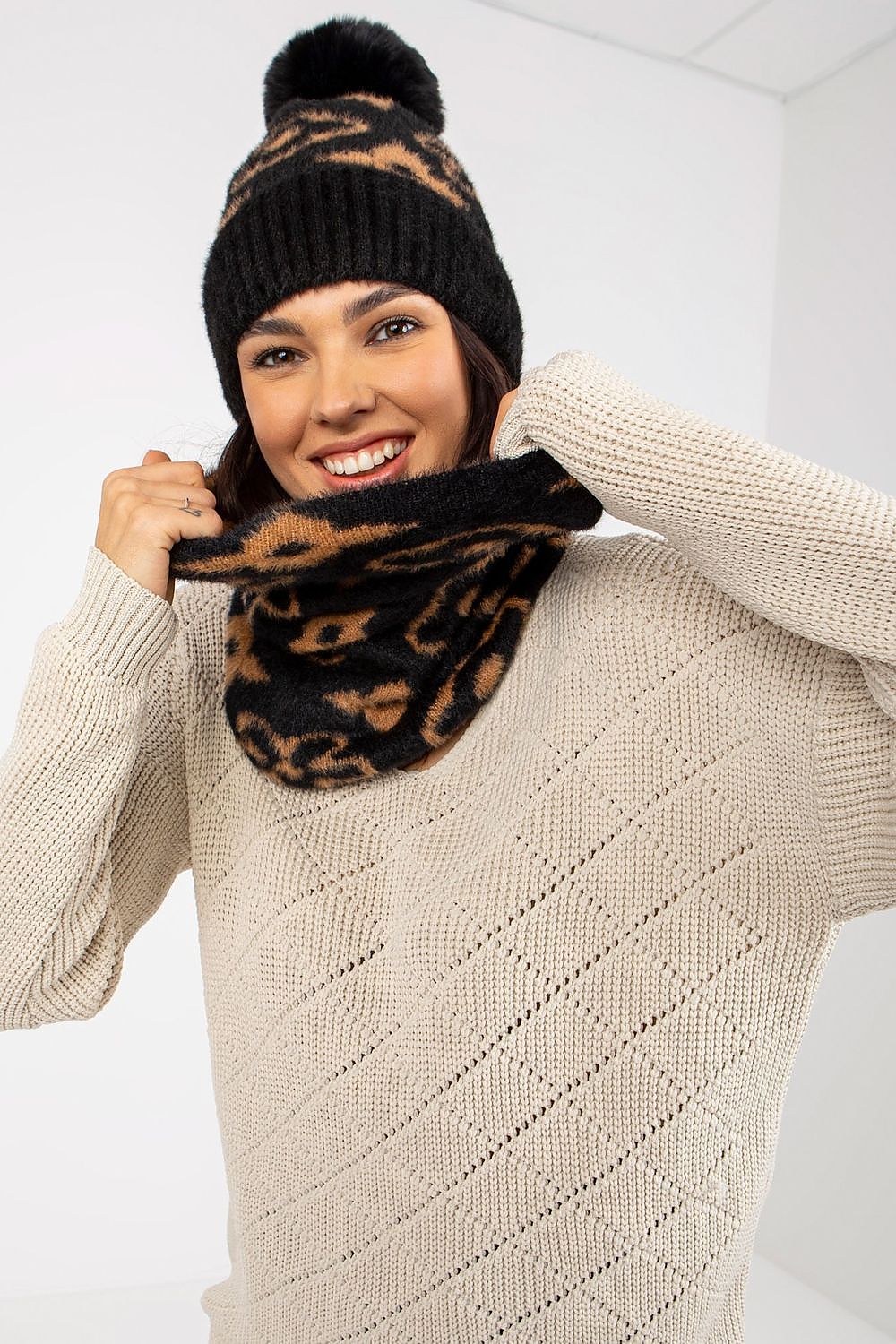  Loop Shawl model 185921 AT 